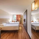 Ibis Centre Hotel 3*