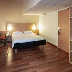 ホテル Ibis Centre サルラ・ラ・カネダ