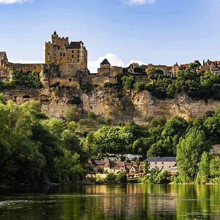 Ibis Centre Hotel 3*