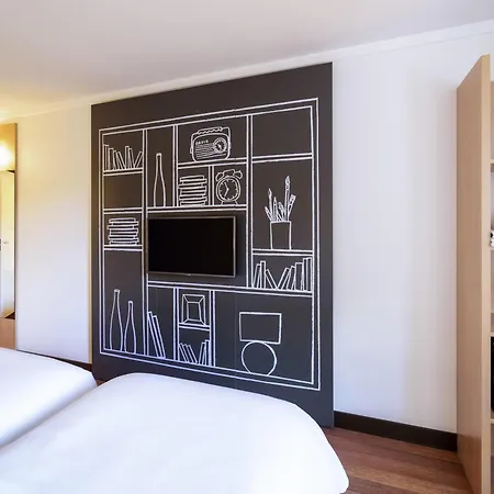 Hotel Ibis Centre 3*