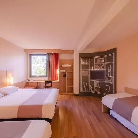 Ibis Centre 3* サルラ・ラ・カネダ
