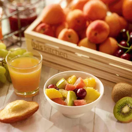 Ibis Centre Hotel 3*