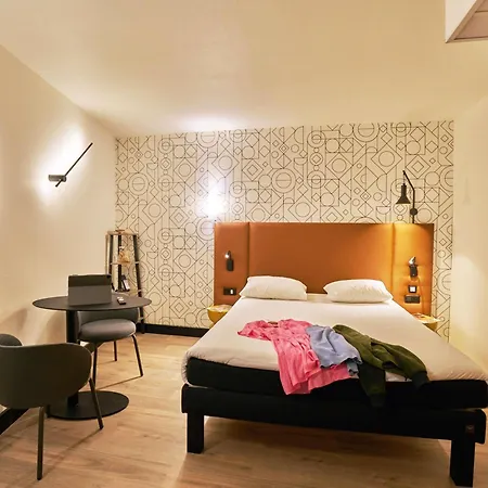 Ibis Centre Hotel 3*