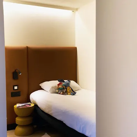 Ibis Centre Hotel 3*