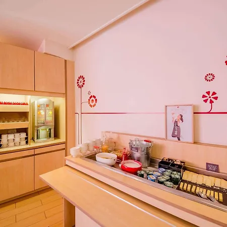 Ibis Centre