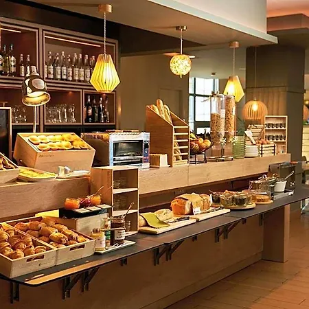 Ibis Centre Hotel 3*