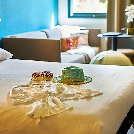 Ibis Centre Hotel 3*