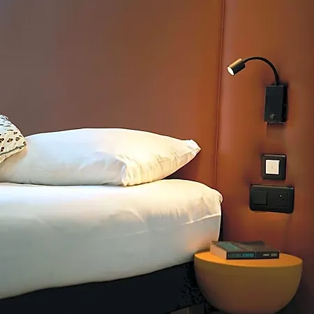 Ibis Centre Hotel 3*