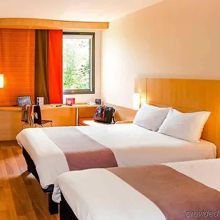 Ibis Centre Hotel 3*