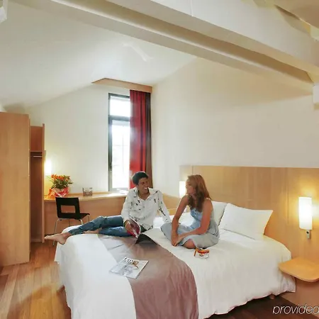 Ibis Centre 3*
