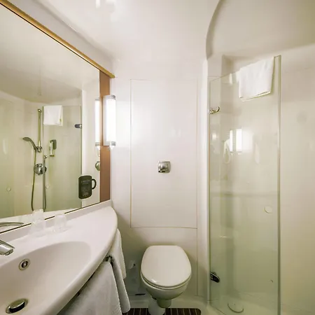 Hotel Ibis Centre 3*