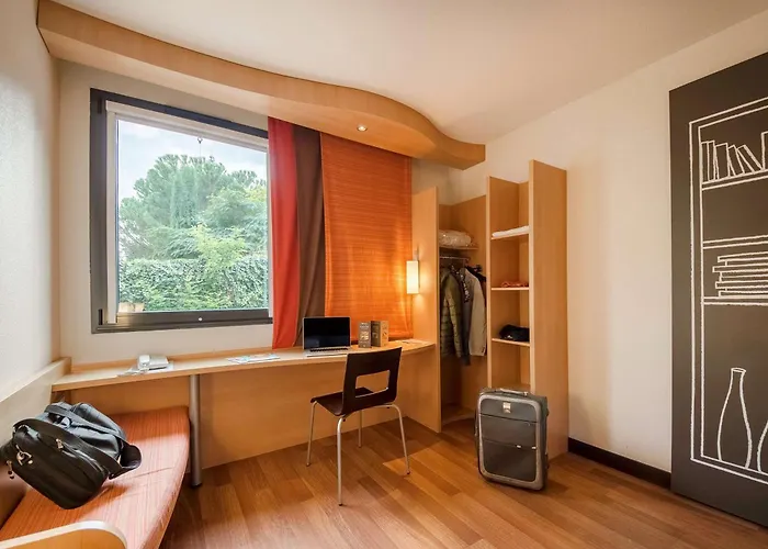 Ibis Centre サルラ・ラ・カネダ