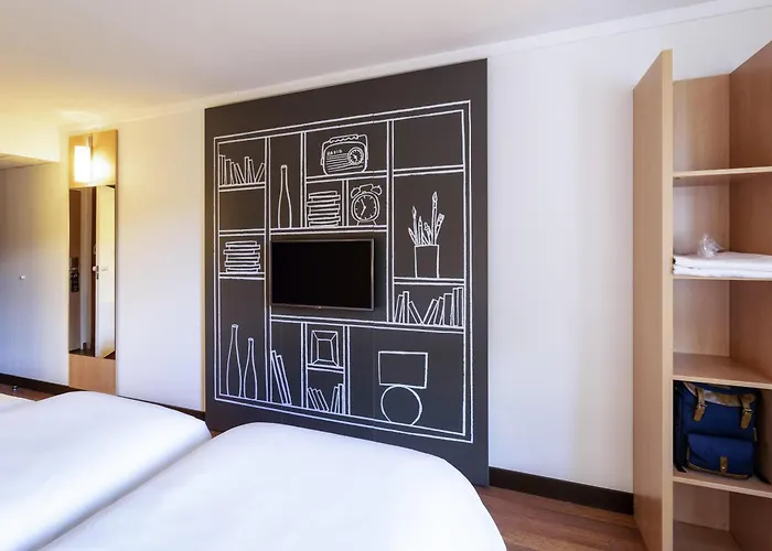 Hotel Ibis Centre 3*