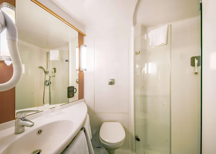 Ibis Centre 3*
